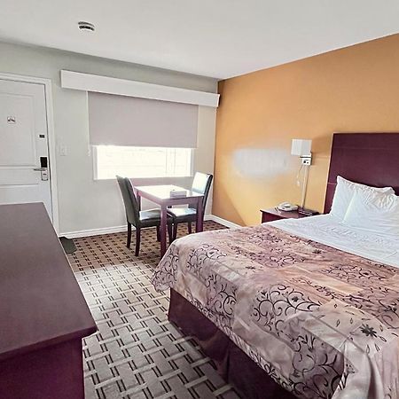 Park Place Motel & Suites Tweed Екстериор снимка