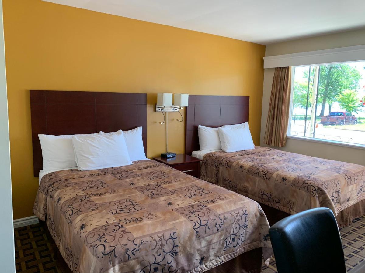 Park Place Motel & Suites Tweed Екстериор снимка