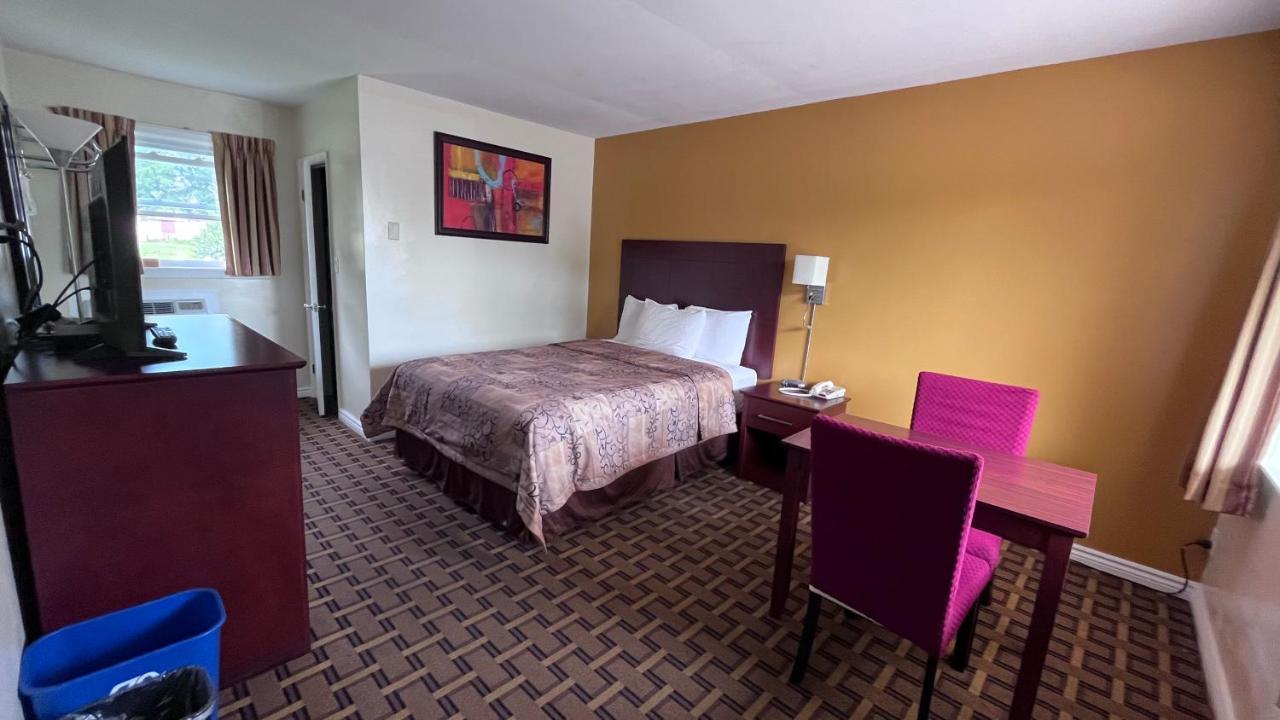 Park Place Motel & Suites Tweed Екстериор снимка