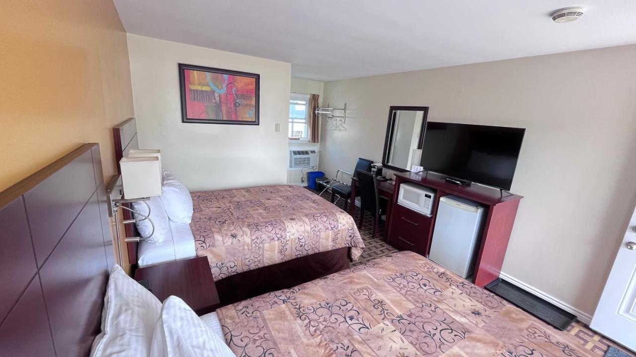 Park Place Motel & Suites Tweed Екстериор снимка