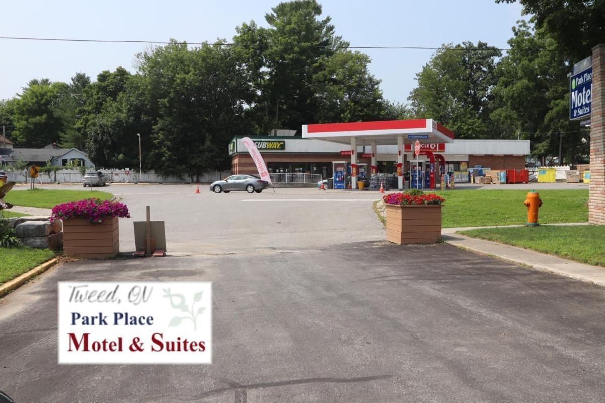 Park Place Motel & Suites Tweed Екстериор снимка