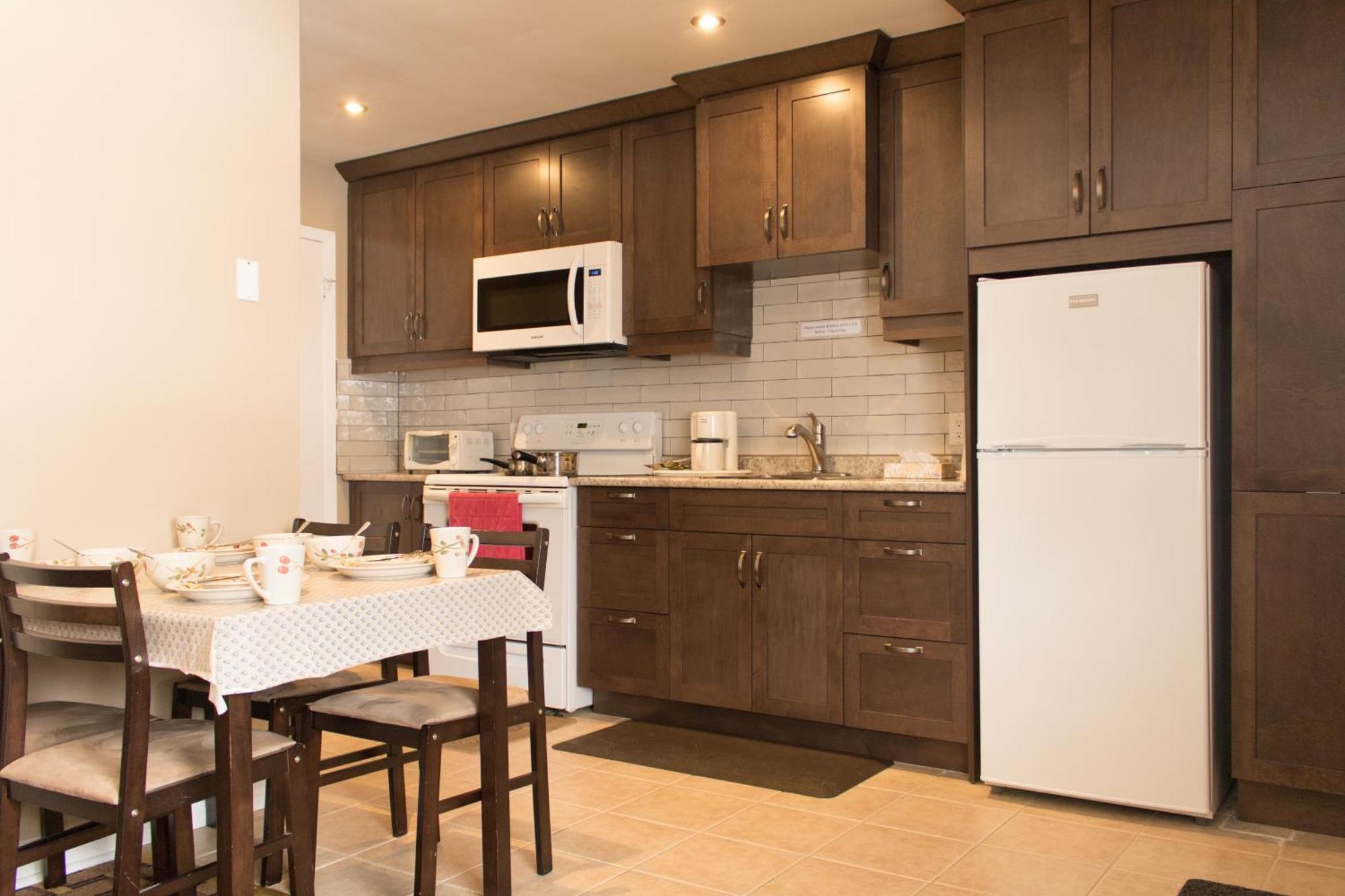 Park Place Motel & Suites Tweed Екстериор снимка