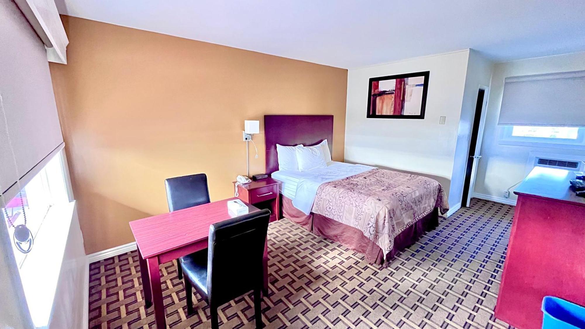 Park Place Motel & Suites Tweed Екстериор снимка