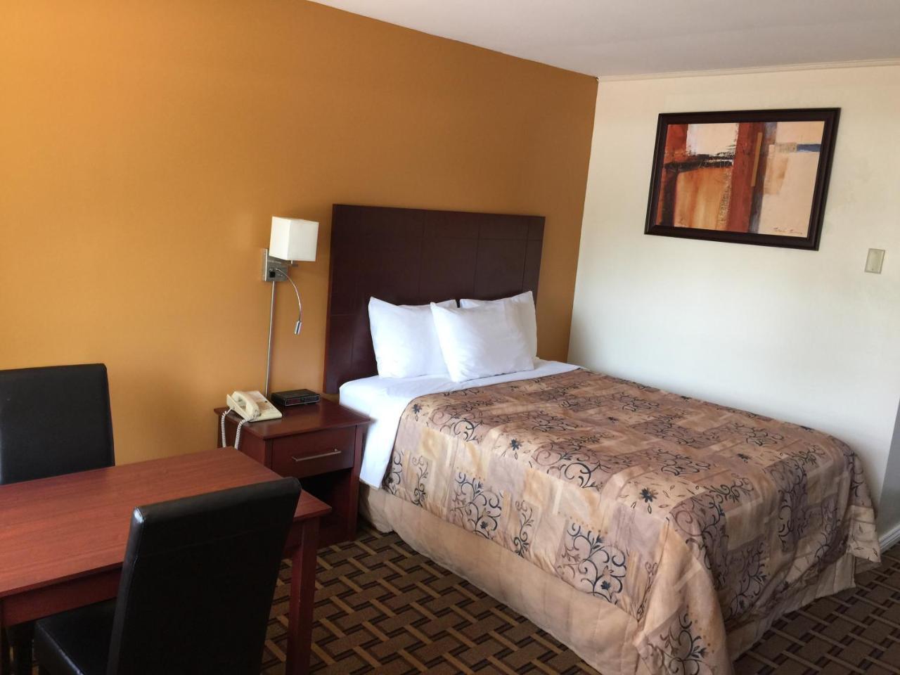 Park Place Motel & Suites Tweed Екстериор снимка