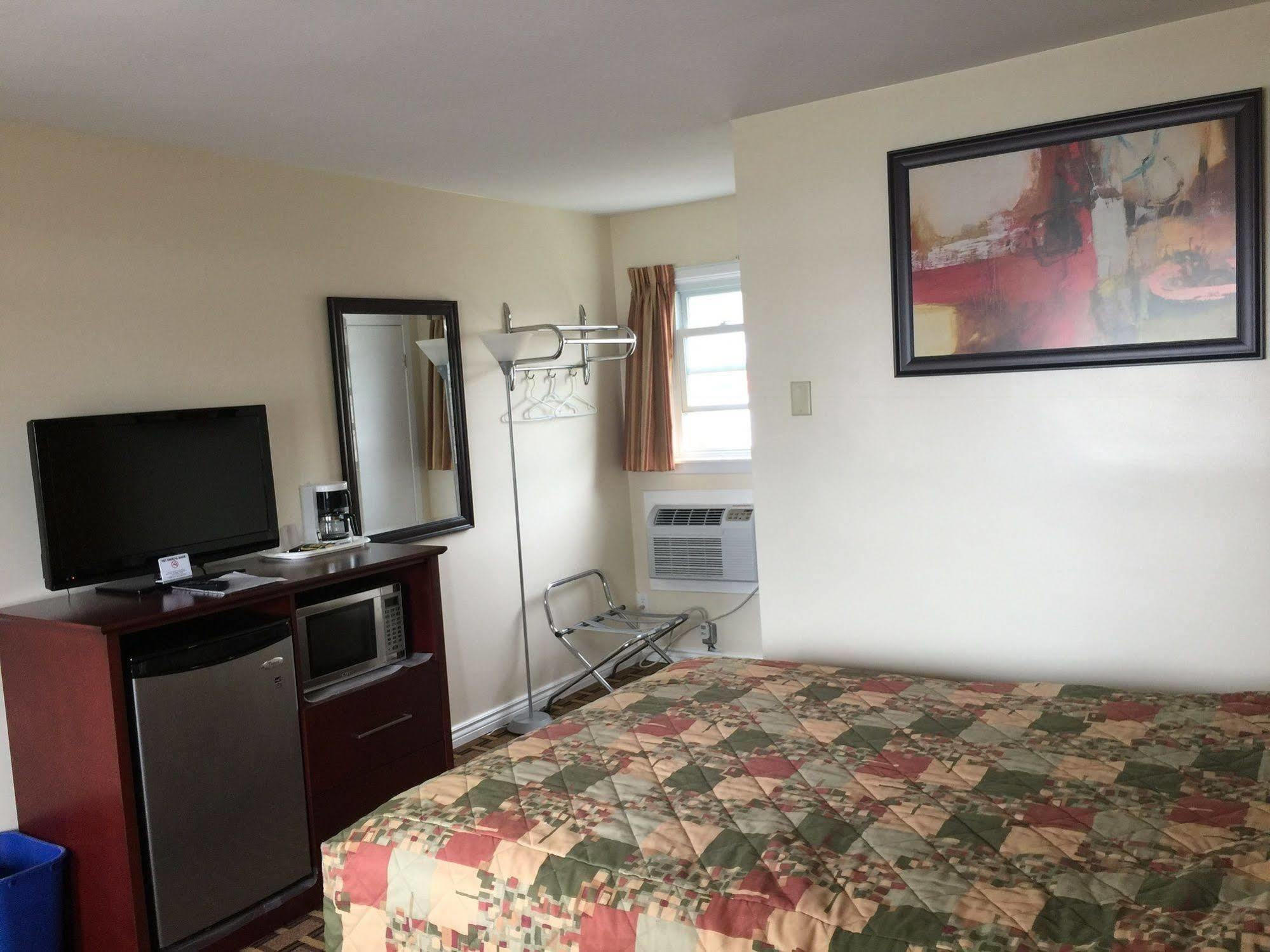 Park Place Motel & Suites Tweed Екстериор снимка